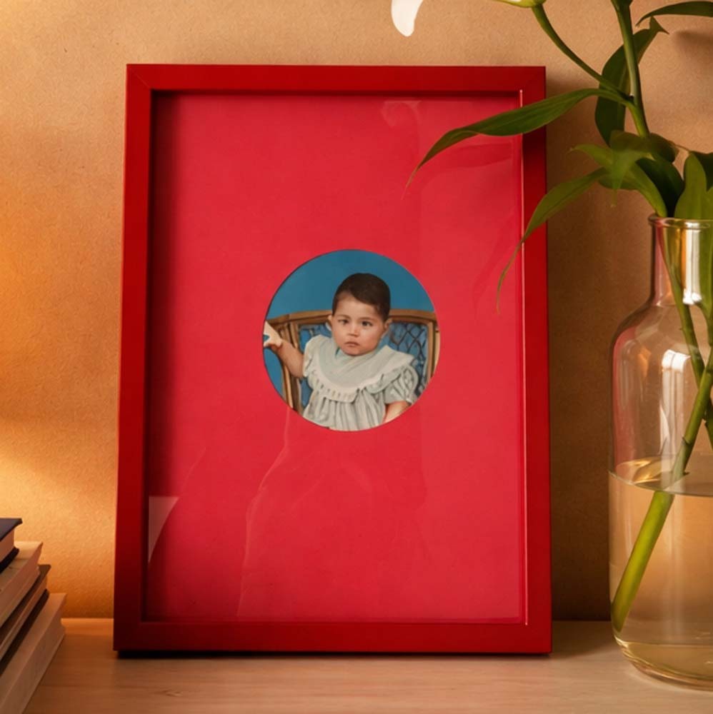 Custom Monochrome Photo Frame Minimalist Style Custom Monochrome Photo Frame - Circle Opening