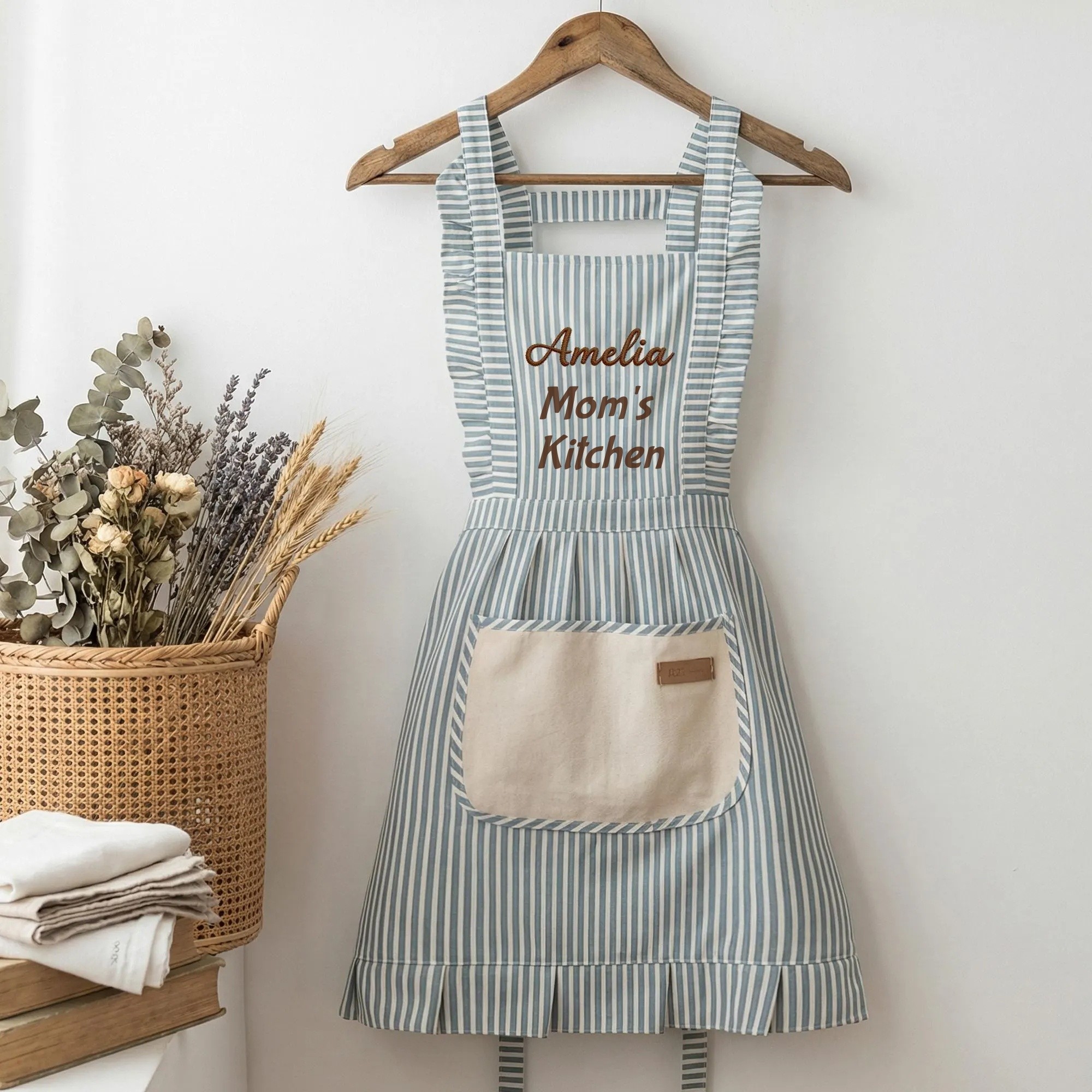 Personalized Embroidered Apron with Name,Best Mothers Day Gift for Mom and Grandma