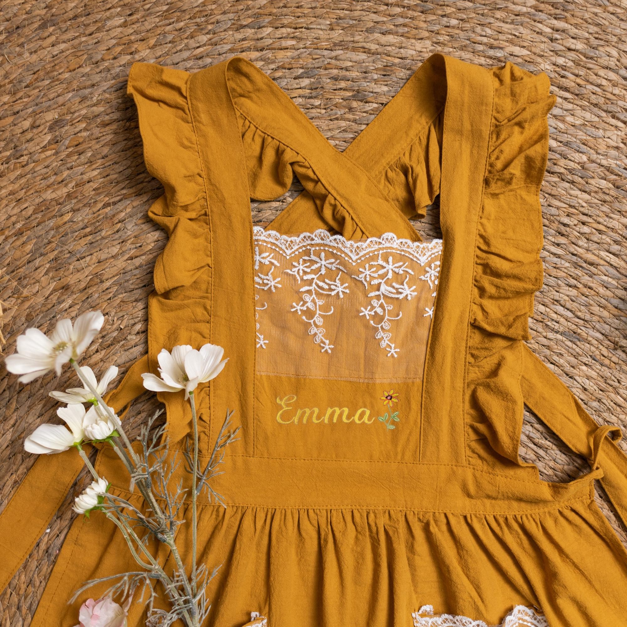 Personalized Floral Embroidered Apron For Women, Cotton Apron with Lace Pockets, Custom Birth Flower Garden Baking Apron, Hostess Mother's Gift